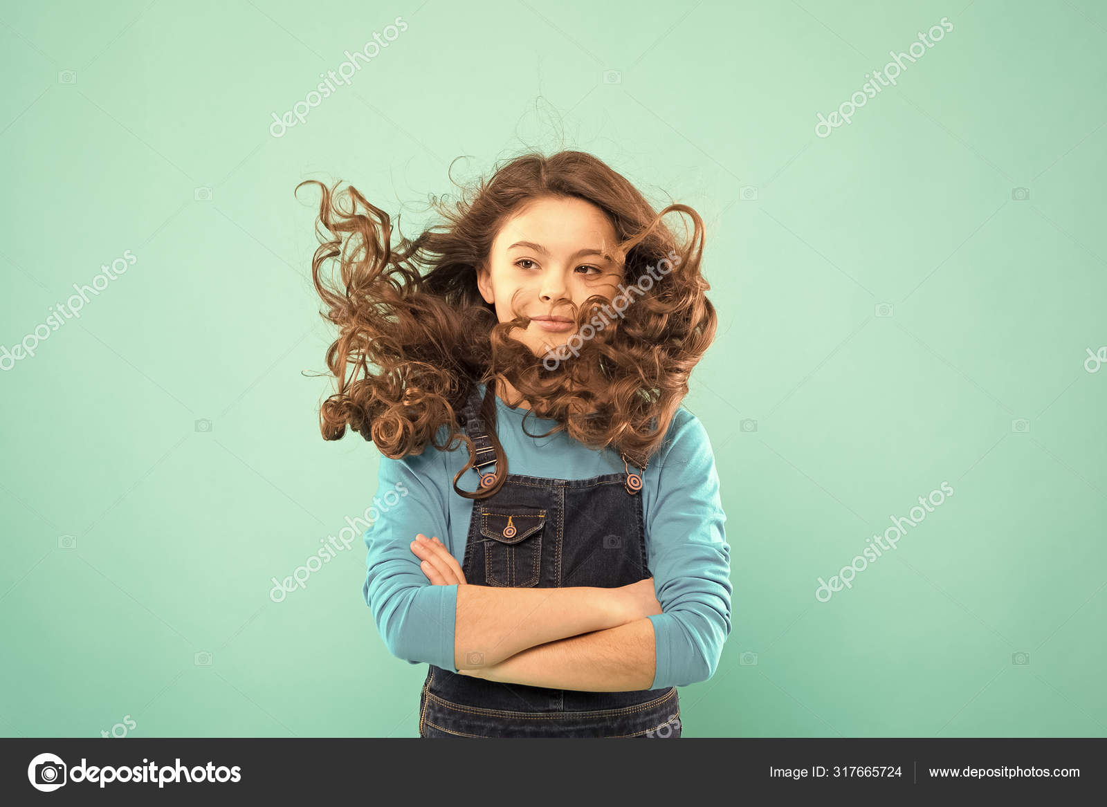 Свежее. Красивая И Аккуратная Прическа. Маленький Ребенок Длинные.