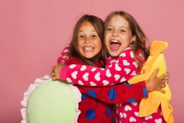 Renkli polka noktalı pijama kızlarda komik parlak yastıklar tutun