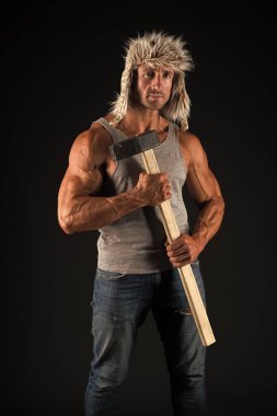 Lumberjack woodman seksi çıplak kas gövde. Adam acımasız çekici adam. Baltalı oduncu ekipmanları. Adam acımasız seksi oduncu balta taşımak. Erkeksi bir kavram. Erotik oduncu. Vahşet yeni seksi