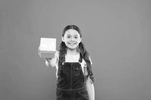 Kid love birthday gift. Shopping and get extra bonus. Feeling grateful for good gift. Surprise and pleasant present. Child happy hold gift box. Thank you. Kid girl delighted gift. Celebrate birthday — Stock Photo, Image