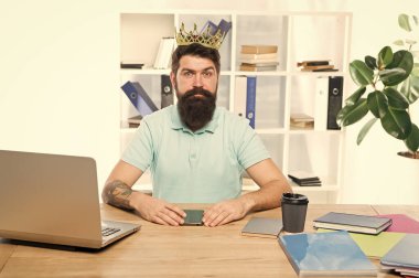 Motivasyon ve ödül. İş başarı. Patron ofisi. Büyük patron Crown. Başarı. Liderlik. Patron ofis - en büyük motiovation. Liderlik eğitimi. Liderlik gelişimi. İş motivasyon