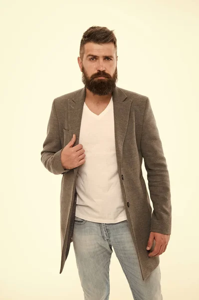 Erkek giyim ve moda konsepti. Adam sakallı hipster şık şık ceket. Rahat ceket herhangi bir durum için mükemmel. Stilist danışma. Modern kıyafet. Şık rahat kıyafet. Basitlik anahtardır — Stok fotoğraf