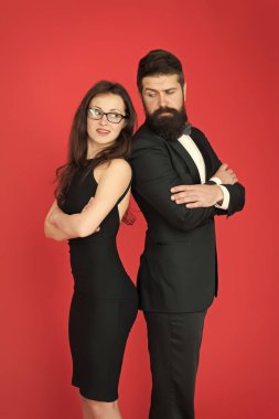 resmi çift. takım çalışmasının gücü. İşbirliği başarının anahtarıdır. Resmi bir çift iş adamı. resmi giyim iş toplantısı. aşık çift. zarif elbiseli kadın ile smokin adam