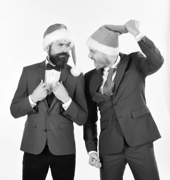 Colegas con barba discuten sobre negocios. Celebración de Navidad —  Fotos de Stock