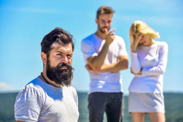 Liefde driehoek. Sociaal probleem. Verraad en echtscheiding. Verliefd stel. Derde wiel man. Familie psychologie. interpersoonlijke relatie. geluk of ongeluk. relatieproblemen. Uit elkaar. — Stockfoto