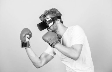 sanal gerçeklikte boks. Dijital spor başarısı. Vr gözlüklü adam. Fütüristik oyun. vr boks. gelecekteki yenilik. adam yeni teknoloji kullanın. modern gadget. Eğitim boks oyunu. Büyük ilerleme