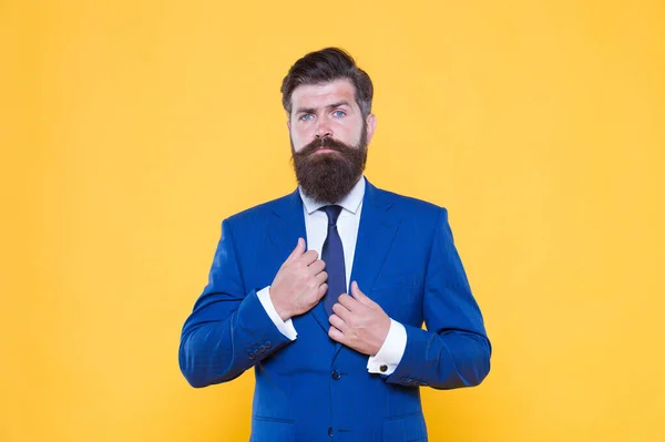 Successful and charismatic lawyer. leadership concept. life management. superior business solutions. businessman formal suit. bearded man corporate leader. male beauty fashion. Taste of success — Stock Photo, Image