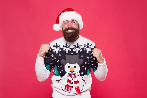 Fühlen sich genial erfolgreich fröhlich. Weihnachtsfeier. Emotionaler Ausdruck. Spaß haben. Glück und Freude. Feierzeit. Emotionaler Mann Weihnachtsmann feiert Neujahr. Traditionelle Feier — Stockfoto