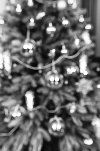 Blur glitter of christmas tree with golden balls — Stock Photo, Image