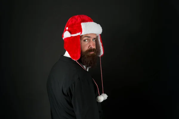 Jsem velmi špatný Santa. Brutální Santa tmavé pozadí. Brutální muž slaví Vánoce a Nový rok. Podnikatel s brutálním stranickým pohledem. Brutální a vousatý — Stock fotografie