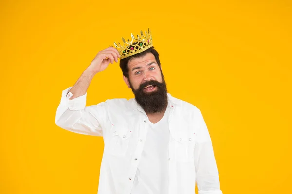 King of party. Egoist selfish man. Narcissistic person. Superiority complex. Bearded man wear white. Love yourself. Holiday carnival celebration. brutal and handsome prince yellow background — Stock Photo, Image
