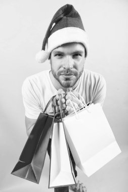 Paperbags ile santa şapka adam shopper