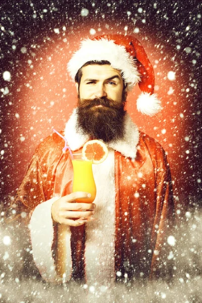 Schöner bärtiger Weihnachtsmann — Stockfoto