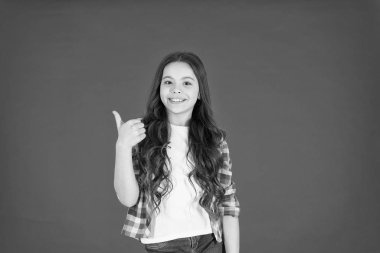 Bir şey tavsiye edebilir. Bu inanılmaz. Kız şirin çocuk jest Yaşasın göster. Gençler çok seviyorum. Çocuk gösteri Yaşasın. Kız tamamen mutlu düşkün aşk ya da tavsiye ederim. Başparmak yukarıya onayı