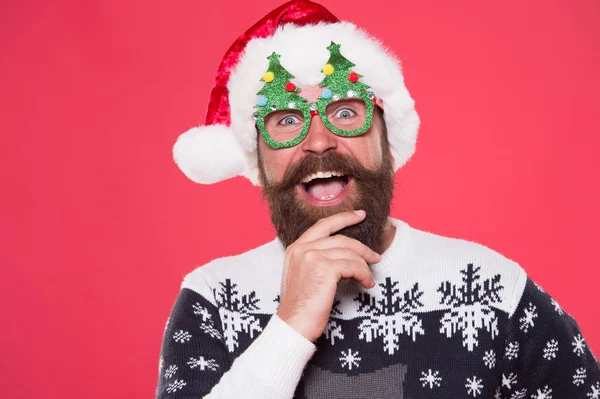 Believe in magic of Christmas. Happy santa wear Christmas tree glasses. Bearded man smile with santa look. Christmas eve party. Merry christmas. Happy New Year — Stock Photo, Image