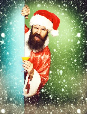 Komik sakallı Noel Baba Adam