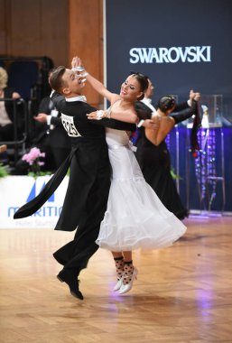 Alman Açık Şampiyonası 'nda Grand Slam Standart sırasında dans eden kimliği belirsiz bir çift.