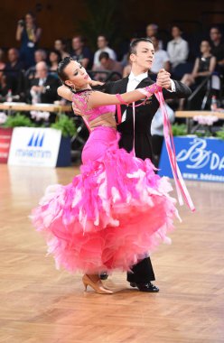 Alman Açık Şampiyonası 'nda Grand Slam Standart sırasında dans eden kimliği belirsiz bir çift.