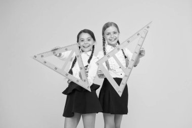 Öğrenci okul kız büyük hükümdarlar. Okul bilgisi. Matematik ile dünyayı keşfedin. Cebirsel ve geometrik yöntemleri birleştiren matematiksel teori. Matematik desenlerini keşfedin. Okul öğrencileri geometri eğitimi