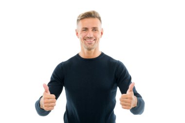 İyi şanslar. Yakışıklı adam bayramları beyaz arka planda kutluyor. Adam siyah kazak giyiyor. En iyi dileklerimle. Olgun adam gülümseyen yüz kılları. Başarı onaylandı. Başarı başarısı. Kişisel başarı