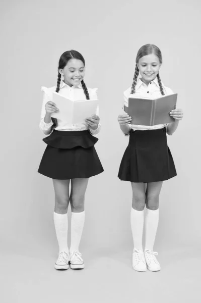 Kids best friends classmates. School friendship. Most important thing one learns in school is self esteem support and friendship. Friendship goals. Cute school girls with books. First day at school — Stock Photo, Image