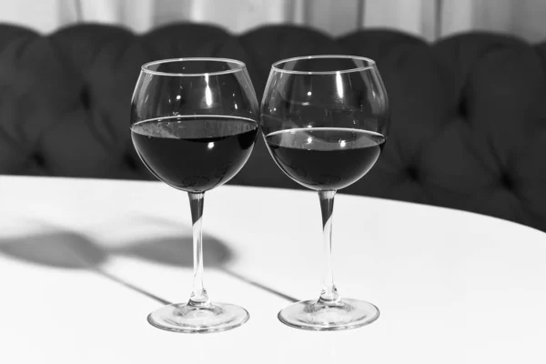 两杯红酒酒精饮料 — 图库照片