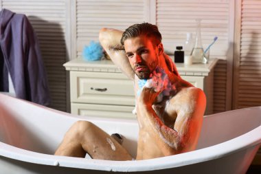 Cinsellik ve sağlık kavram olarak sünger ile yıkama maço