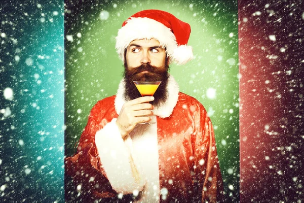 Divertido barbudo santa claus hombre con barba larga — Foto de Stock