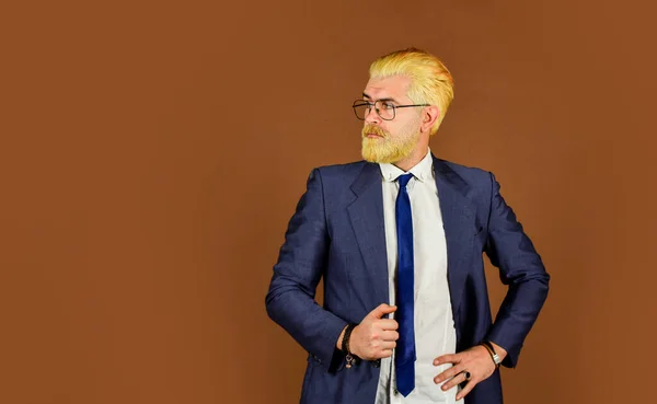 His perfect style. mature man dyed beard hair. grooming for formal meeting. male beauty and charisma. professional barber at barbershop. agile business. copy space. confident businessman wear glasses — 스톡 사진
