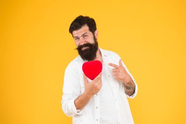 Sevgilin olmama izin ver. Tatil için el yapımı kulaklar. Kalp atışı ve tedavi. Aşık olmak. Aşk ve romantizm. İnsan organ bağışçısı olmak. Sakallı adam kalbi. Vahşi hippi kalbine özen gösteriyor.