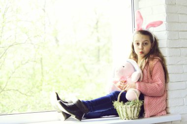 Paskalya tavşan kulakları ile tavşan peluş oyuncak bebek kız