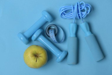 Uygun şekil kavramı. Apple, bant, halter ve atlama ipi