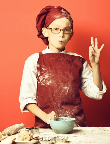 Foltos aranyos szakács fiú — Stock Fotó