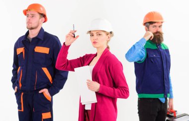 Mimarlar, inşaatçılar, işçilerden oluşan takım çalışmaya hazır, izole edilmiş beyaz