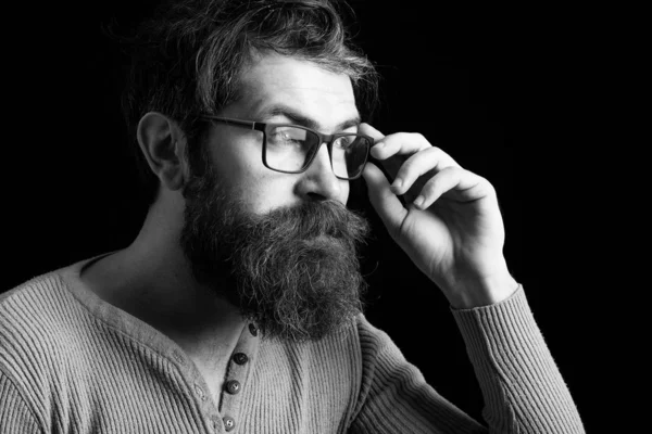 Poważny hipster człowiek w okularach — Zdjęcie stockowe