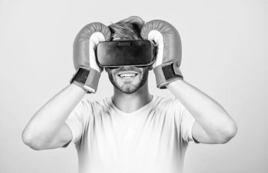 Spor. adam yeni teknoloji kullanır. VR boks. gelecekteki yenilikçilik. Modern gadget. Eğitim boks oyunu. sanal gerçeklik boks. Dijital spor başarısı. VR gözlük adam. Fütüristik oyun
