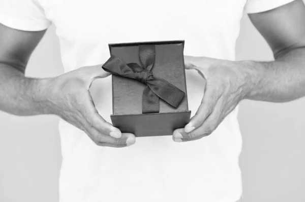 Get bonus on your purchase. man gift box. present from heart. gift with love. happy birthday. celebrate valentines day. goods for men. for his beloved. little surprise for her. giving all best — Stock Photo, Image