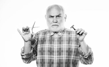 Tıraşsız yaşlı adam bıyık ve sakal vardır. Olgun sakallı adam beyaz izole. makas kesme ve fırça saç. tıraş jilet takım kiti. berber Atölyesi konsepti. tıraş aksesuarları. Bu nedir.