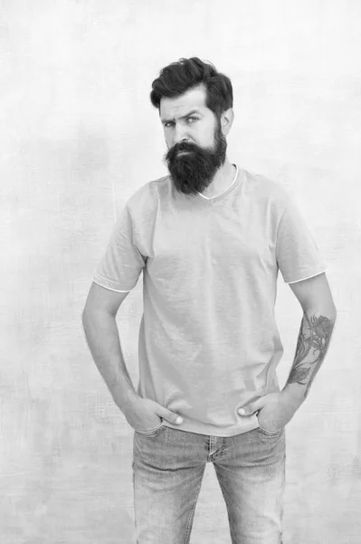 Having nice beard is distinguishable style that exuberant professionalism and manhood. Taking care of facial hair. Hair care. Find best beard design shape for facial hair. Bearded hipster brutal guy — Φωτογραφία Αρχείου