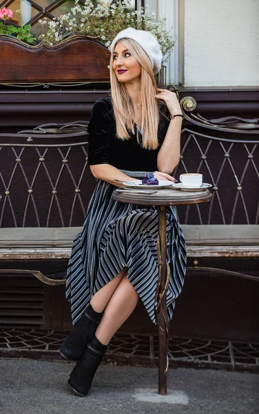 Exquisite details make outfit perfect. Perfect outfit for meeting at cafe. Pretty girl relax street cafe. Leisure time in France. Beauty and fashion. Outfit for urban lifestyle. Femininity concept — Stock Photo, Image