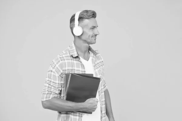 Another way of study. Man handsome college student headphones books. Study languages. Learning english. Educational technology. Study. Audio book concept. Worldwide knowledge access. Audio library — Stock Photo, Image