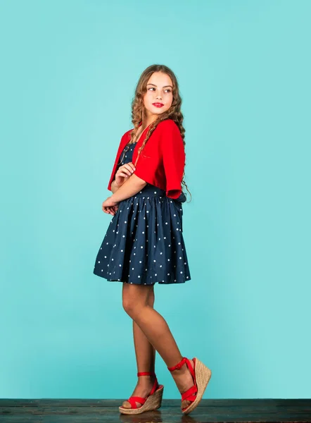 Retro kid. Rise of Vintage Fashion. Popularity of vintage has also been linked to change in consumer attitudes towards wearing and utilizing second hand goods. Little girl vintage style outfit