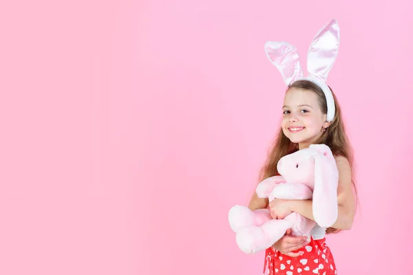 Húsvéti és tavaszi ünnepség. Gyermekkor, ifjúság és növekedés, másolás — Stock Fotó