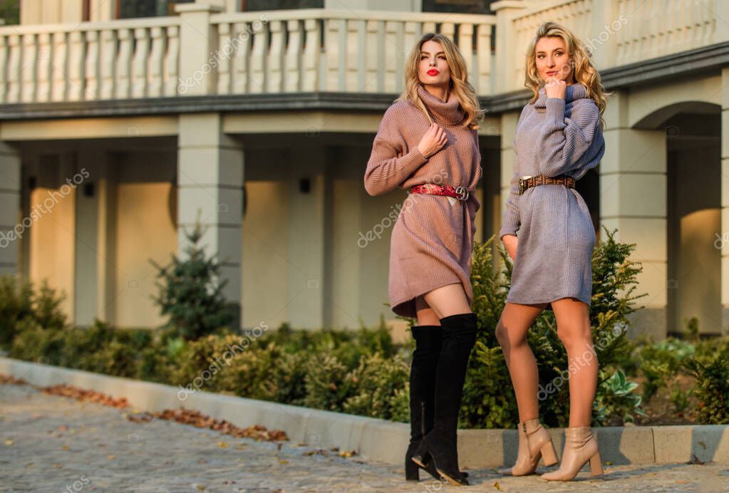 Godendo il posto più abito in morbida maglione