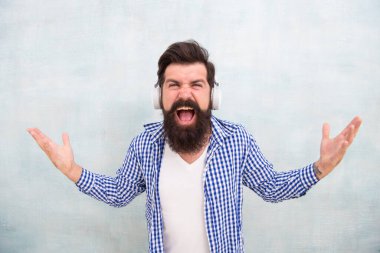 Başka hiçbir şeyin önemi yok. Çığlık atan adam en sevdiği şarkıyı seviyor. Müzik benim hayatım. Hippi kulaklık takıyor. Sesden esinlenilmiştir. Kablosuz kulaklıkla müziğin tadını çıkar. Mutlu sakallı adam. Müzik hobisi. Benimle şarkı söyle.