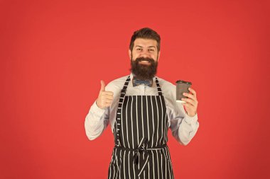 Üçüncü dalga kahve kahve mutfak takdir en yüksek formu na talip. Adam sakallı hipster profesyonel barista aroma kahve tadını çıkarın. Kafe ve kafe konsepti. Kafein liiçecek. İşini sevmek