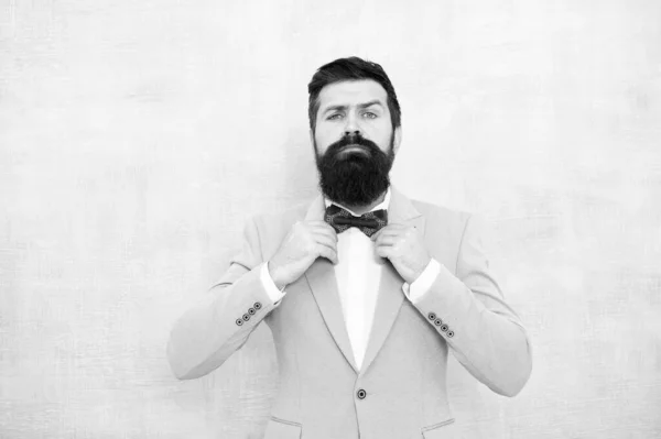 Man bearded hipster formal suit with bow tie. Wedding fashion. Formal style perfect outfit. Impeccable groom. Tips for dealing pre wedding anxiety. Tips for grooms. How to beat nerves on wedding day — Stock Photo, Image