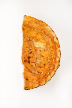 Üstünde zeytin yağı olan pizza. Yemeği götür.