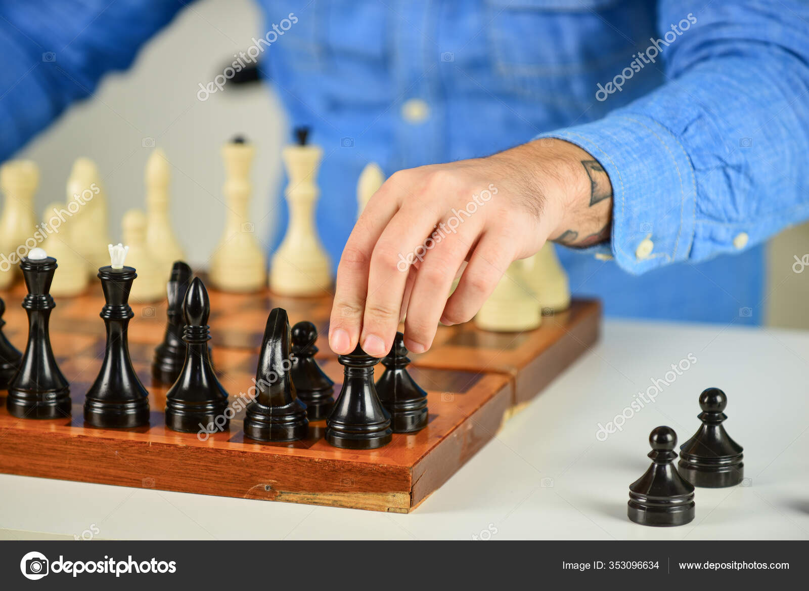 Тактика Знает, Что Делать. Урок Шахмат. Стратегия. Играю В Шахматы.