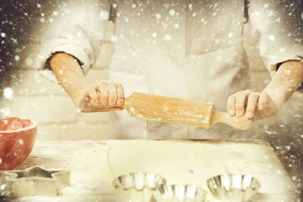 Mãos masculinas de cozinheiro chef — Fotografia de Stock